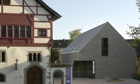 Blick auf das Museum des Münsters auf der Insel Reichenau von außen