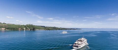 MS Konstanz fahrend auf dem See