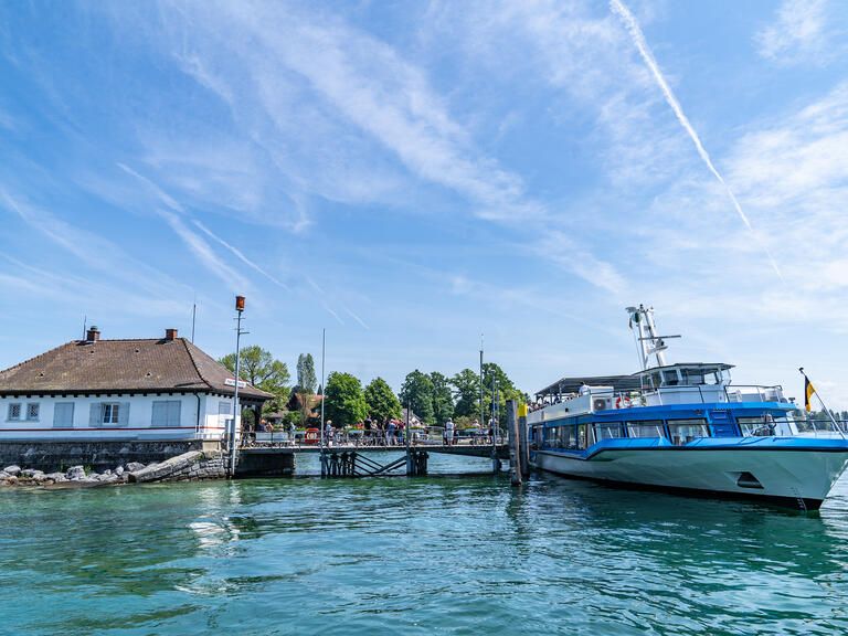 Die "MS Stadt Radolfzell" liegt am Hafen Insel Reichenau.