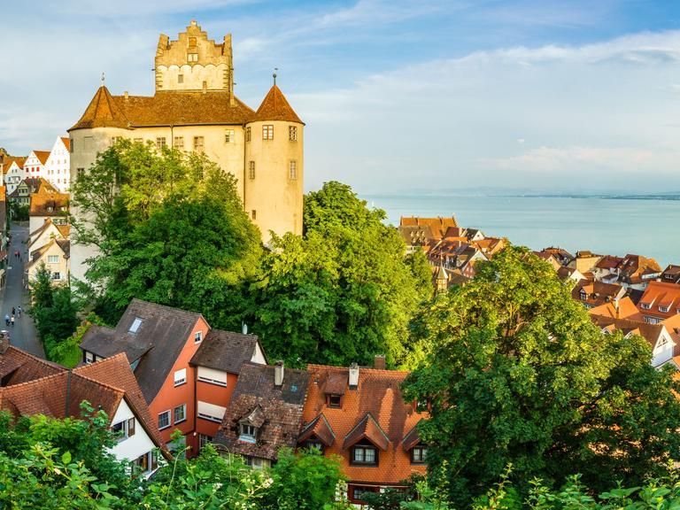 Blick auf die Burg Meersburg am Bodensee.