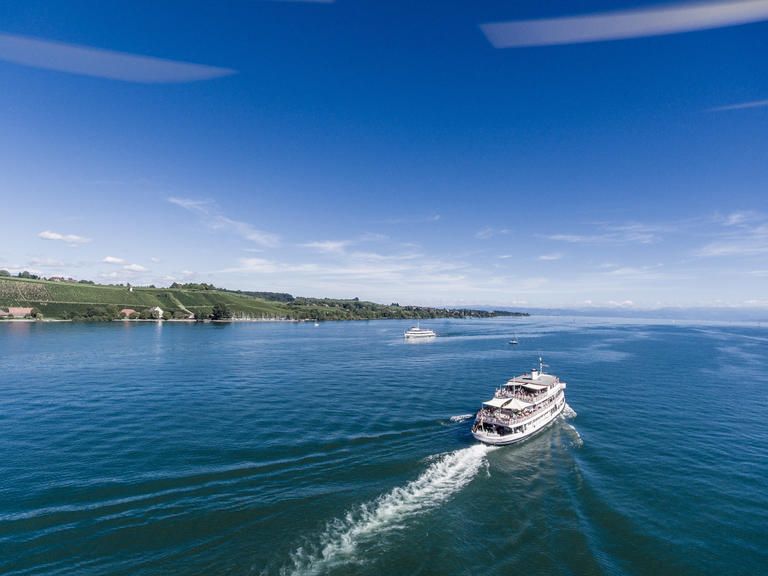 MS Konstanz fahrend auf dem See