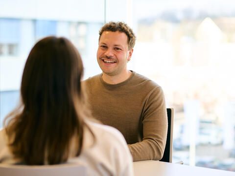 Recruiter Lukas im Gespräch