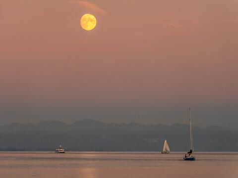 Sonnenuntergangsstimmung auf dem See