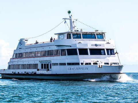 MS Graf Zeppelin ein Schiff der Bodensee Schifffahrt fährt auf dem Bodensee. 