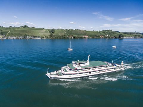 "MS Konstanz" fahrend auf dem Bodensee.  