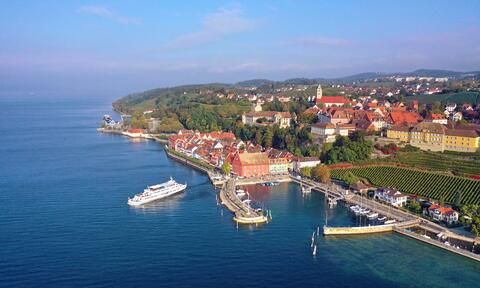 Luftaufnahme vom Schiff in Meersburg